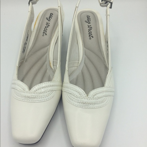 Easy Street Stunning Slingback Pumps - Picture 3 of 6